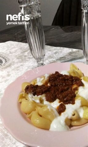 Yoğurtlu Kıymalı Makarna